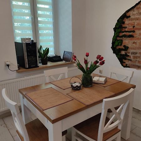 Apartament Przy Zamku Пщина Экстерьер фото