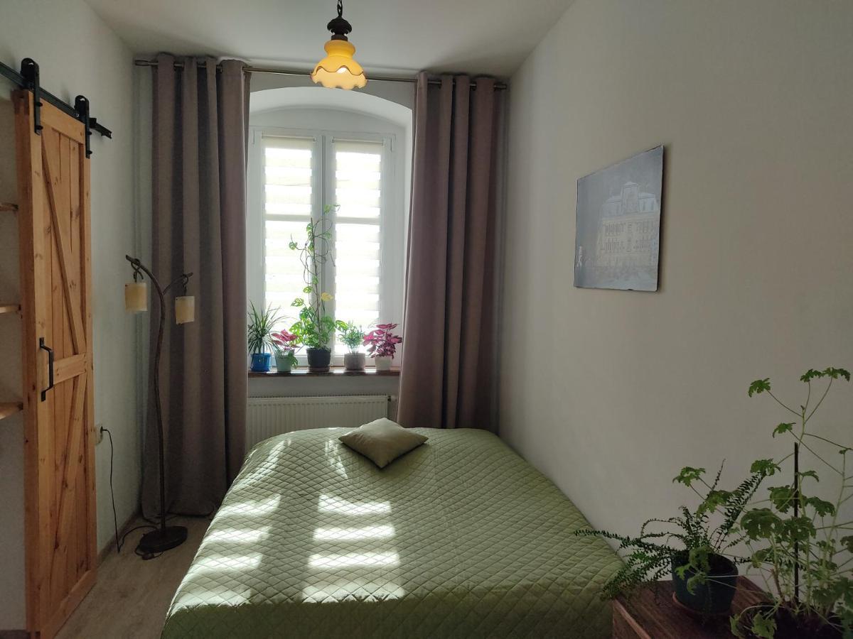 Apartament Przy Zamku Пщина Экстерьер фото