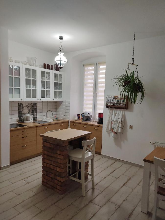 Apartament Przy Zamku Пщина Экстерьер фото